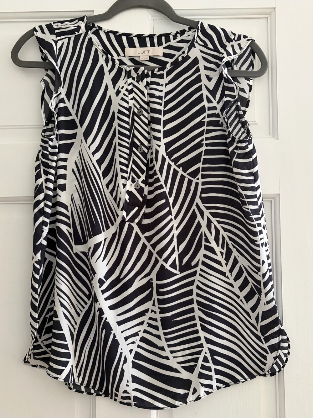 LOFT Black and White Palm-Leaf Sleeveless Top